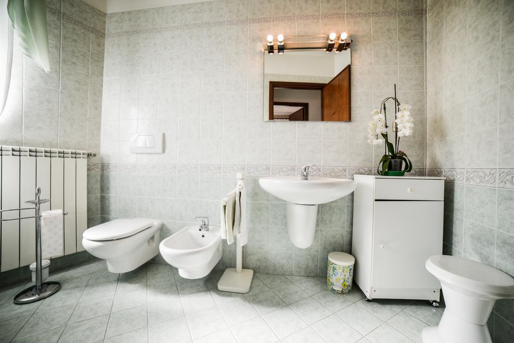 B&B La Casa Gialla Di Luca Mazzè Kültér fotó